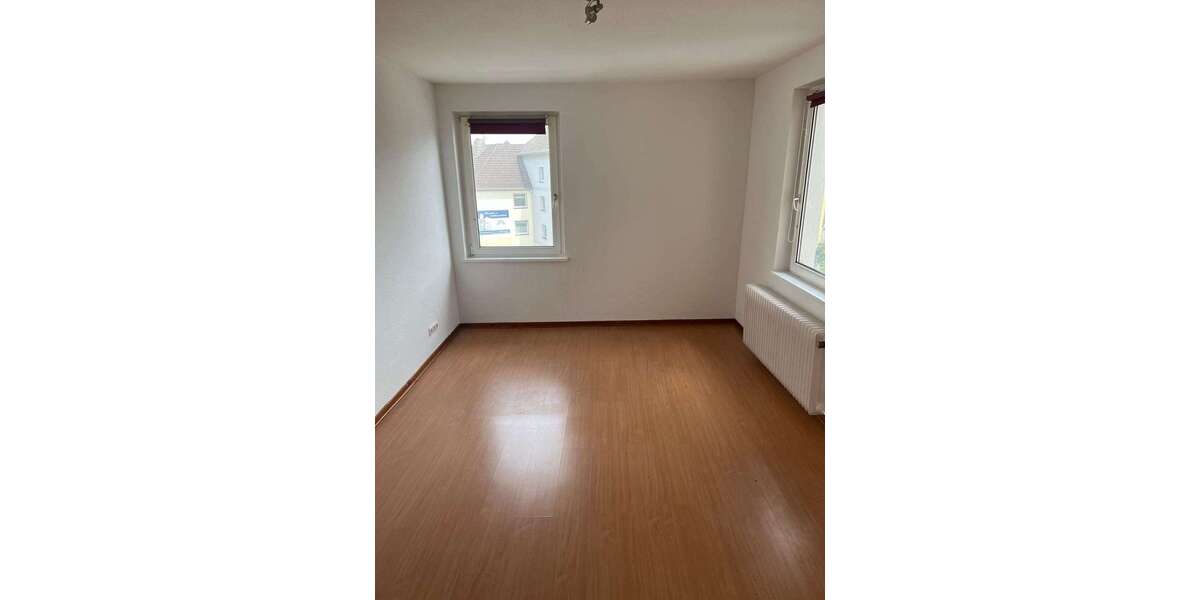 Etagenwohnung Solingen - 3 Zimmer, 67 m&sup2;, 450&euro; | Angebot:26967511