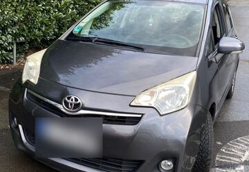 Toyota Verso-S 204.665 km 5.300 &euro; Wermelskirchen 42929