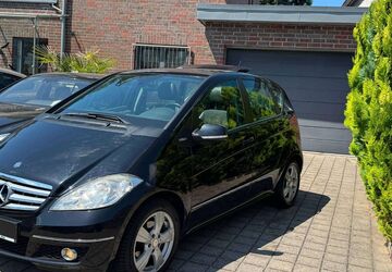 Mercedes-Benz A 160 235.000 km 1.999 &euro; Solingen 42651