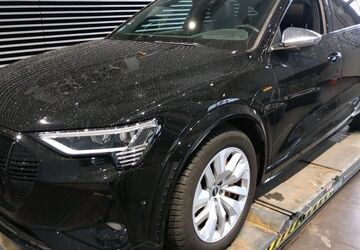 Audi e-tron 35.307 km 42.870 &euro; Hagen 58091