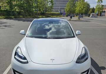 Tesla Model 3 5.265 km 34.500 &euro; Ratingen 40882