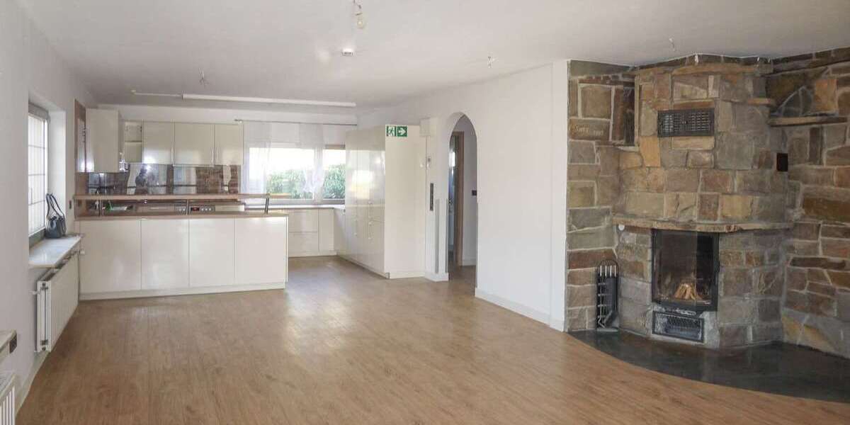 Etagenwohnung Engelskirchen - 3 Zimmer, 150 m&sup2;, 1.350&euro; | Angebot:26985428