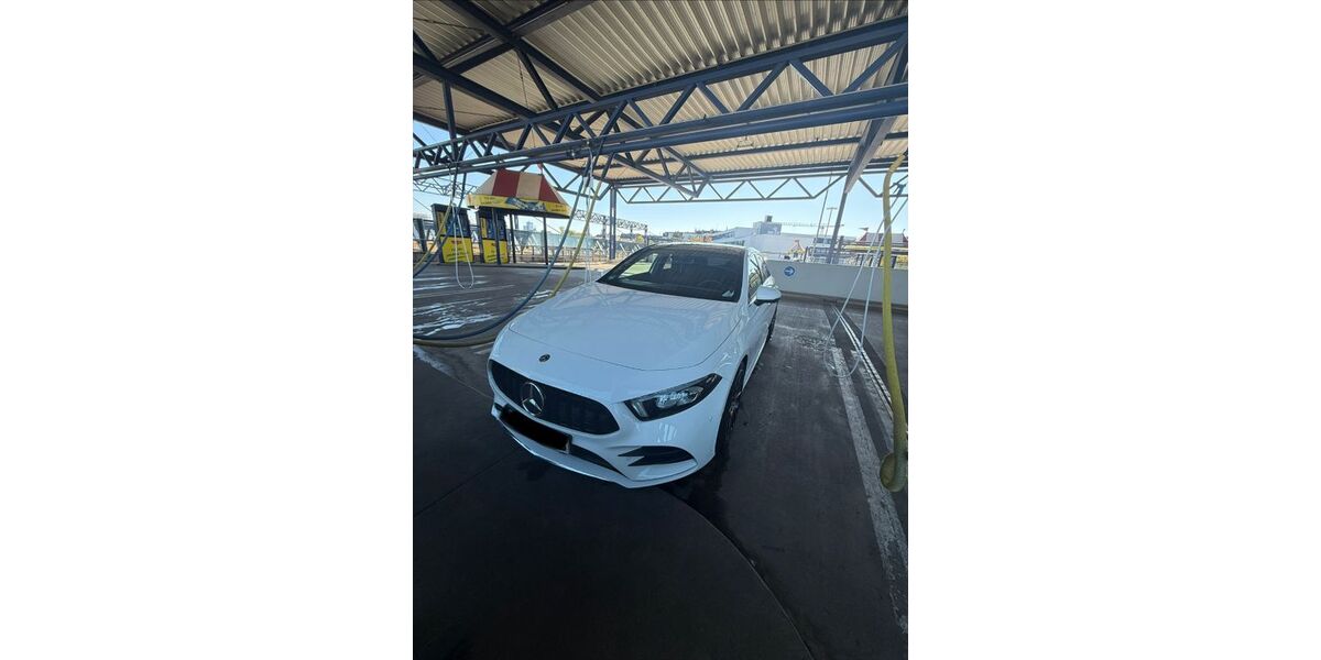 Mercedes-Benz A 180 81.400 km 22.990 &euro; Düsseldorf 40589