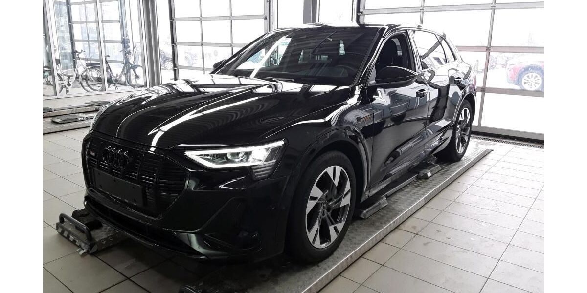 Audi e-tron 57.046 km 35.616 &euro; Hagen 58091