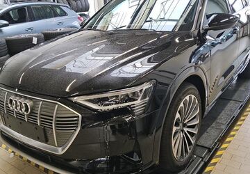 Audi e-tron 33.538 km 32.603 &euro; Hagen 58091