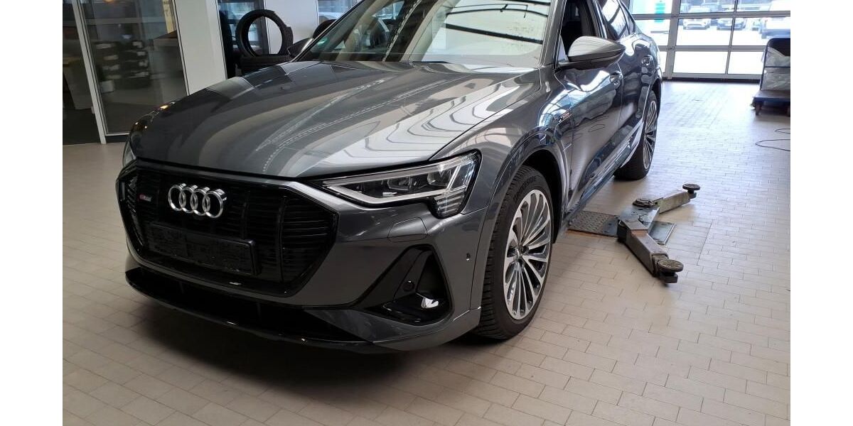 Audi e-tron 77.082 km 32.904 &euro; Hagen 58091