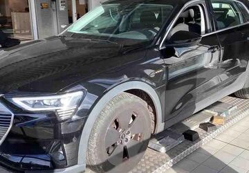 Audi e-tron 13.602 km 31.365 &euro; Hagen 58091