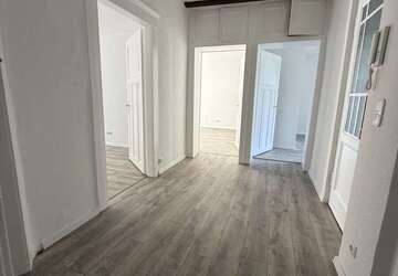 Wohnung Solingen Mitte - 4 Zimmer, 120 m&sup2;, 960&euro; | Angebot:27183049