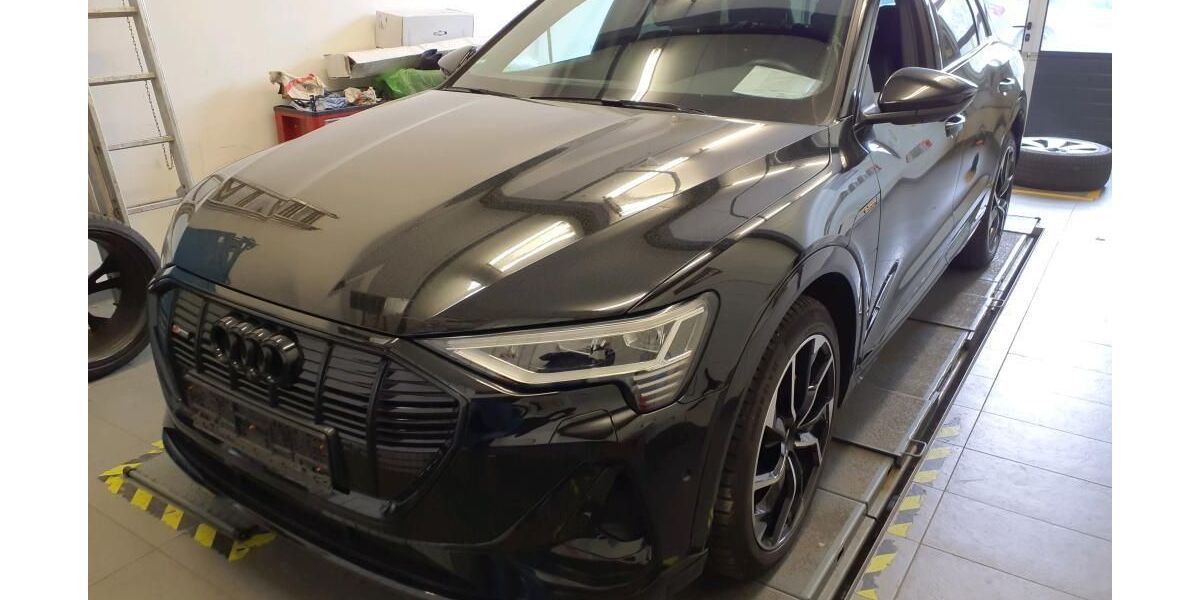 Audi e-tron 93.491 km 35.675 &euro; Hagen 58091
